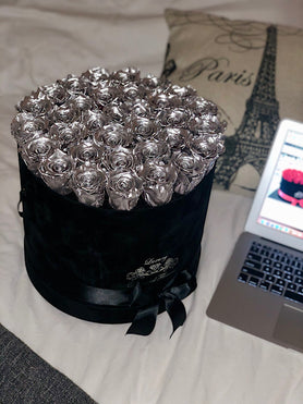 Bora Bora 33 forever roses - Luxury Diamond Flowers