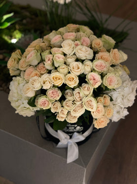 Flower arrangement last a week or so - Luxury Diamond Flowers