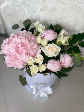 Peonies and hydrangea mix box