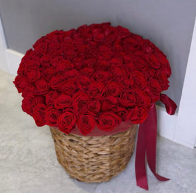 100 Roses in box fresh cut basket - Luxury Diamond Flowers
